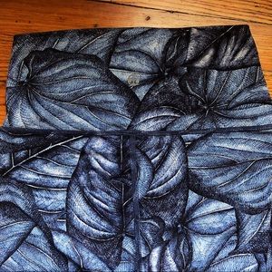 Lululemon Size 4 High Rise Leggings